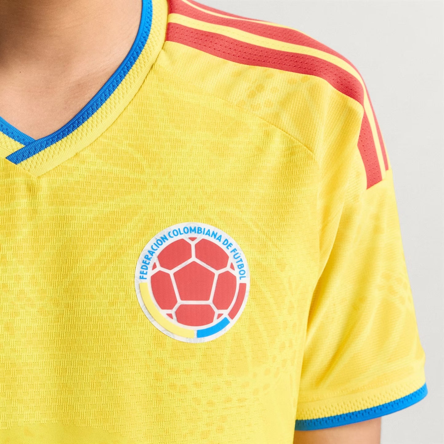 CAMISETA SELECCION COLOMBIA 2026 + OBSEQUIO TROMPETA⚽